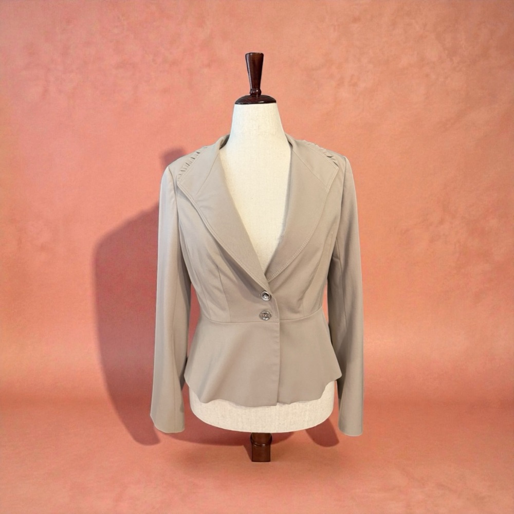 White House Black Market Beige Women's Suit Jacket - Size 8